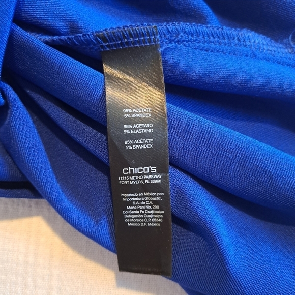 Chico's Travellers women's size 2 blue v bottom top - Picture 5 of 6